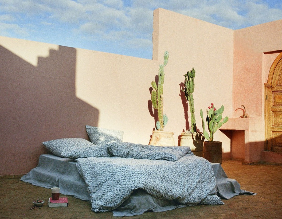 100% Bio-BW Perkal — Marrakech ecru/midnight blue
